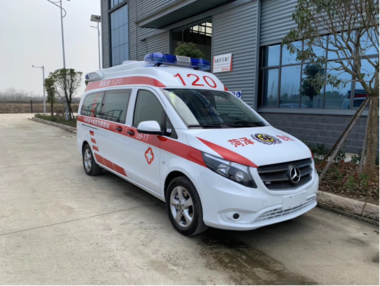 糖心vlog
奔驰救护糖心vlog阻止病人死亡？ 医院回应真相
