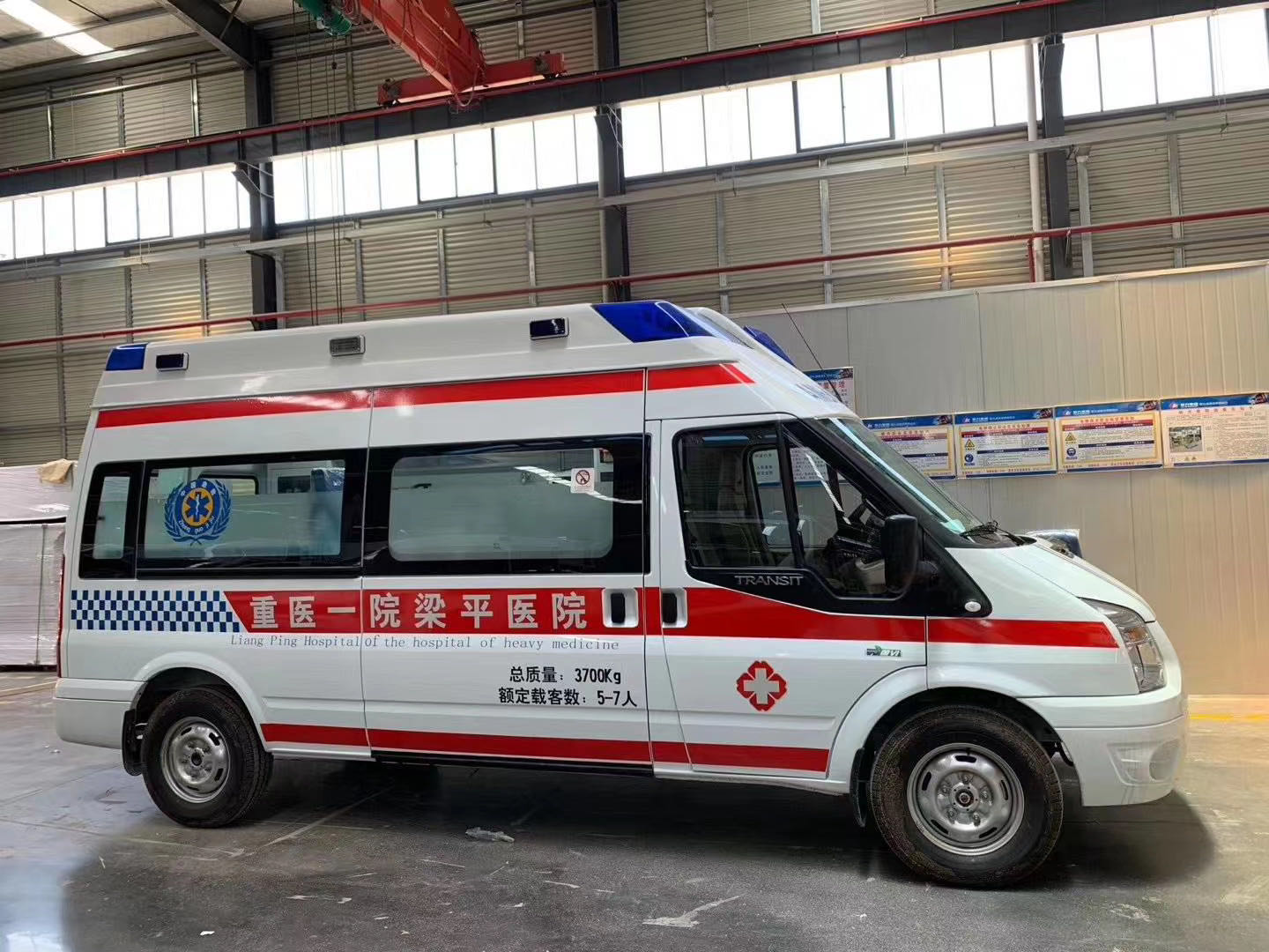 一台福特V348负压监护型救护糖心vlog发往重庆